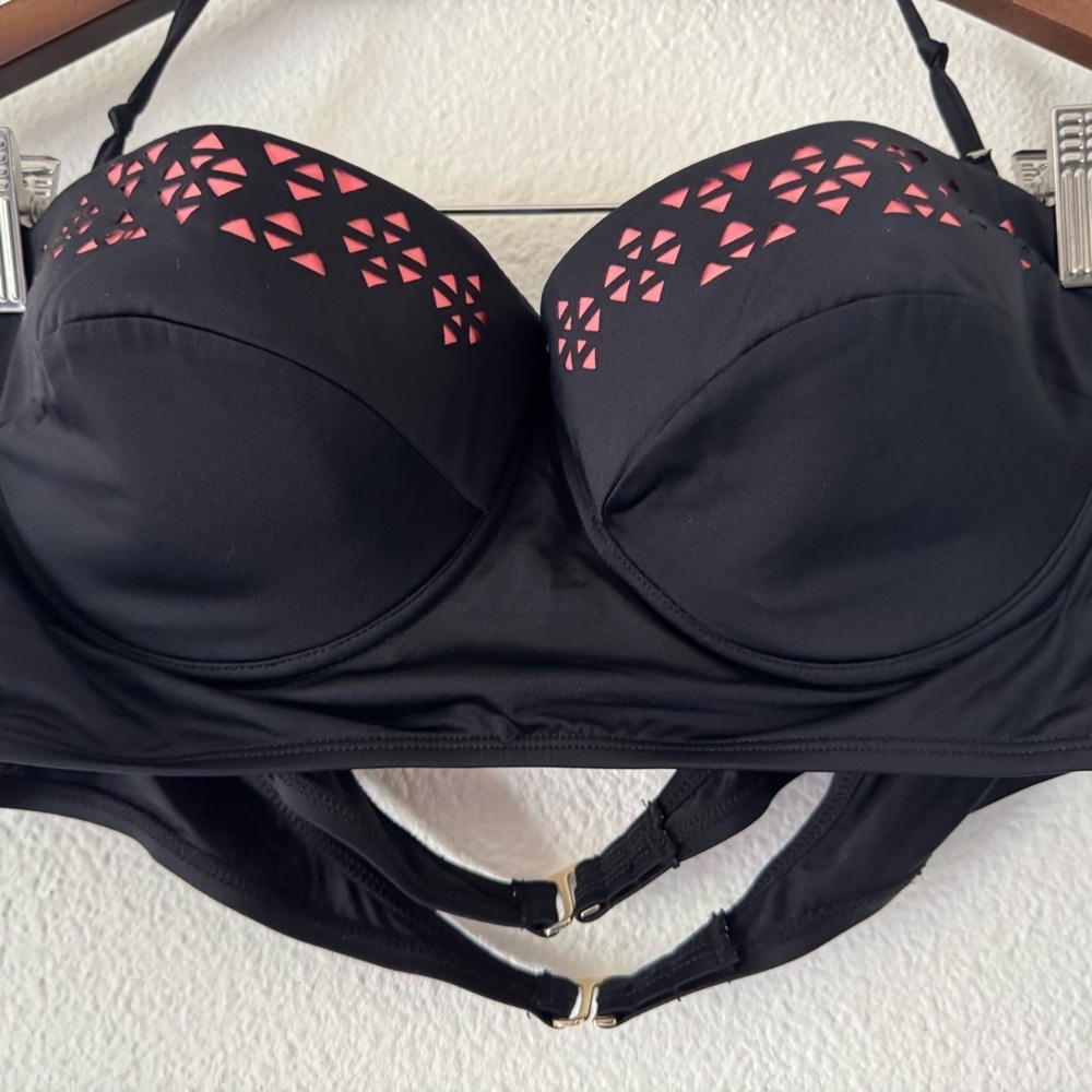 Black Hot Pink Geometric Cut Out Halter Bikini Top Structured Size 12 Juniors - Picture 4 of 16